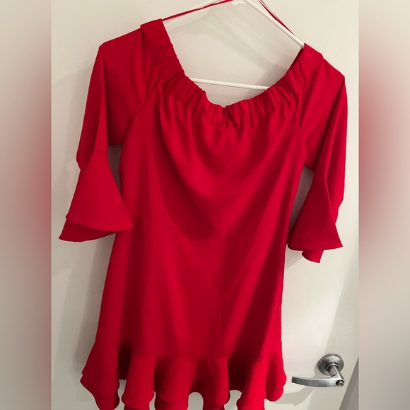 Romeo + Juliet Couture 3/4 Sleeve Off-the-Shoulder Ruffle Mini Dress Size S Red - Picture 4 of 10